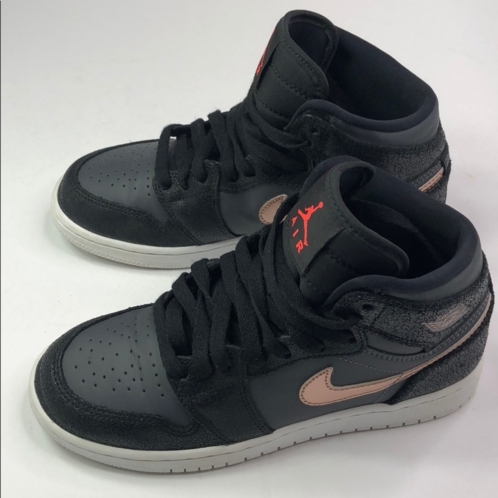 Air Jordan 1 Retro High GS (Womens Size 5.5/6)